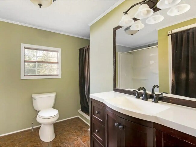Foto del edificio - 148 Williston Woods Rd