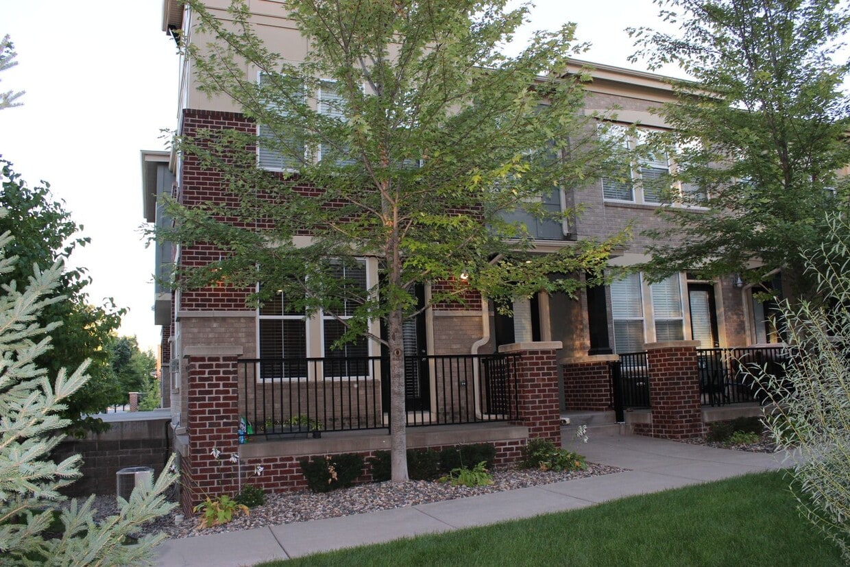 3700 Wooddale Ave S, St. Louis Park, MN 55416 Townhome Rentals in St