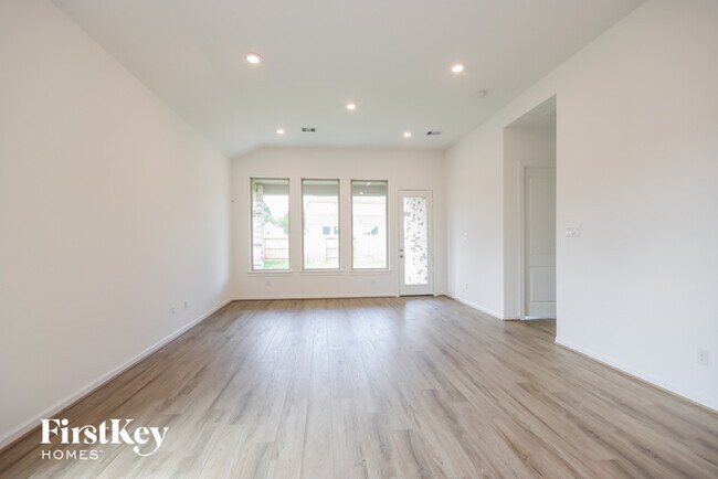 Foto del edificio - 5105 Andorra Bend Ln