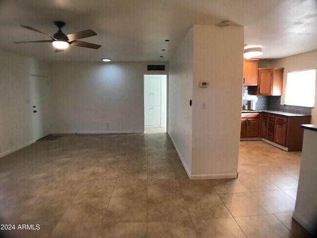 Foto del edificio - 4538 N 14th Pl