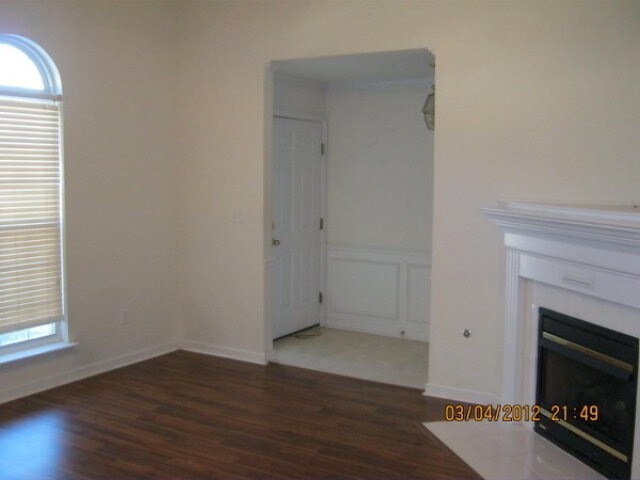 Foto del edificio - 200 Harvestwood Dr