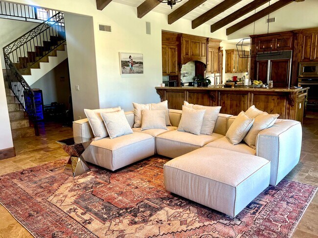 Building Photo - Stunning Custom Furnished 4 Bed/6 Bath Hom...