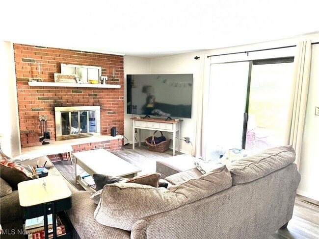 Foto del edificio - 46671 Almar W Ln
