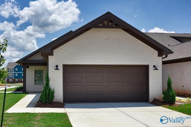 Building Photo - 64 Mountain Vis Cir