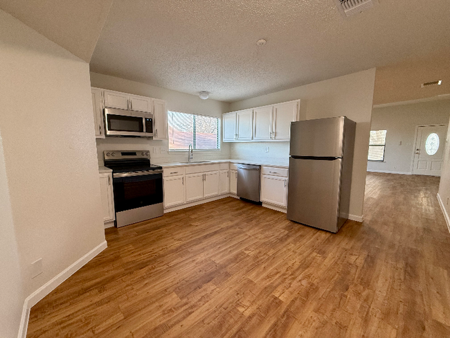 Foto del edificio - 8519 Ridge Garden Dr