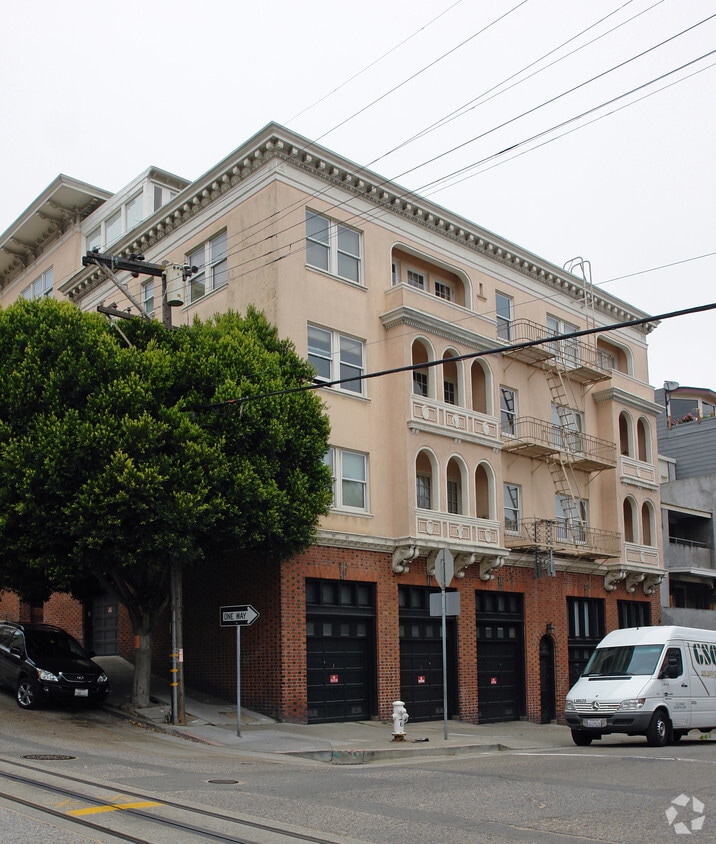 Building Photo - 1200 Washington St