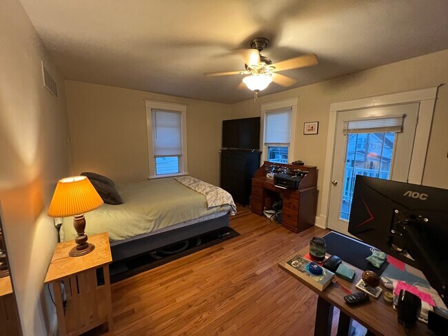 Foto del edificio - 5354 Hunter Ave