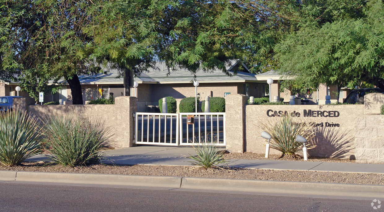 Building Photo - Casa De Merced