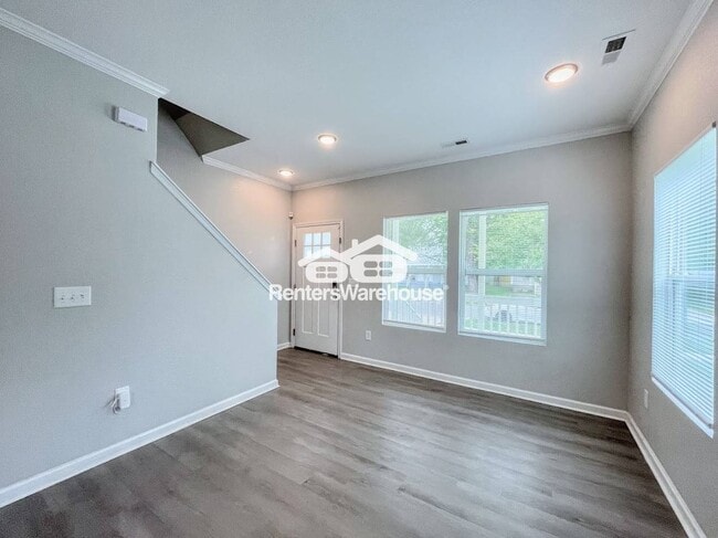 Building Photo - 1601 Charleston Ave