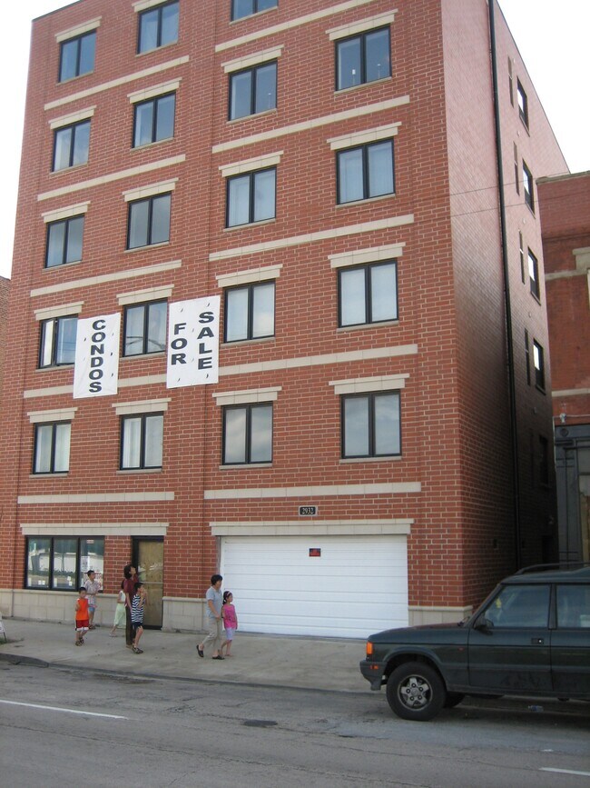 Building Photo - 2932 S Wentworth Ave