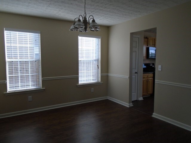 Building Photo - 705 Compton Ln