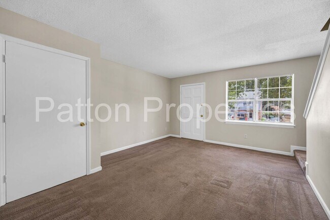 Building Photo - 13-14 Ashley Place - Outside CoC - R19205-...
