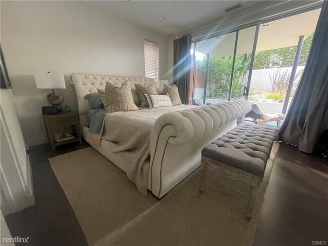 Building Photo - 2 br, 2 bath House - 350 Bluebird Canyon Dr