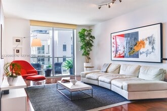 Building Photo - 1060 Brickell Ave