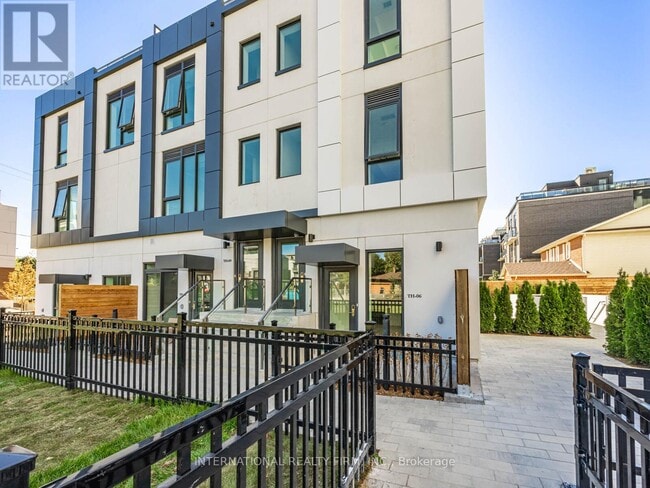 Building Photo - 20 Dervock Crescent