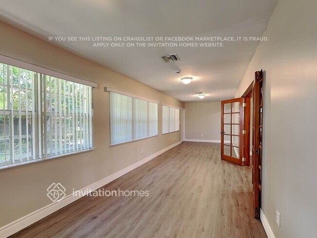 Foto del edificio - 9620 Thanksgiving Dr