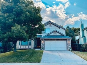 Building Photo - 2404 S Holman Cir