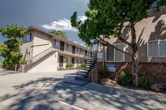 Building Photo - Fourth Street Apartments