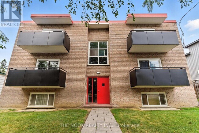 Photo du bâtiment - 106 Cromwell Ave