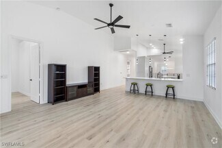 Building Photo - 7855 Hawthorne Terrace