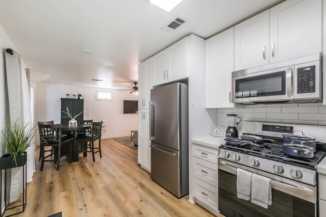 Foto del edificio - 6705 Lodge St