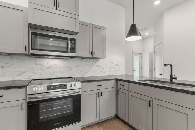 Interior Photo - Flyway Crossings