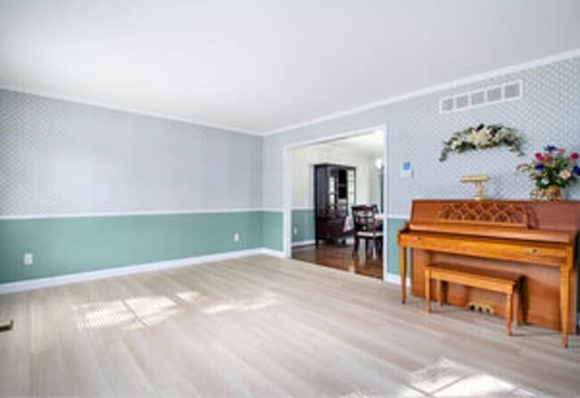 Building Photo - 6609 Merrick Dr