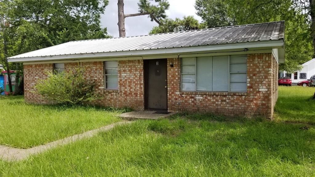 Primary Photo - 402 Bacon St