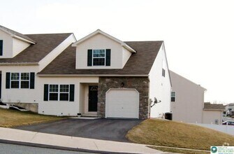 Building Photo - 205 Jeffrey Ln