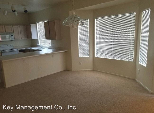 Foto del edificio - 2124 E Helena Dr