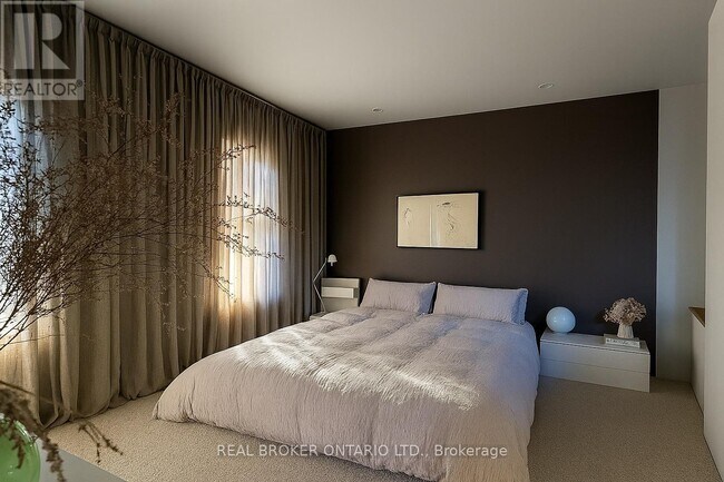 Photo du bâtiment - 329 Manning Ave