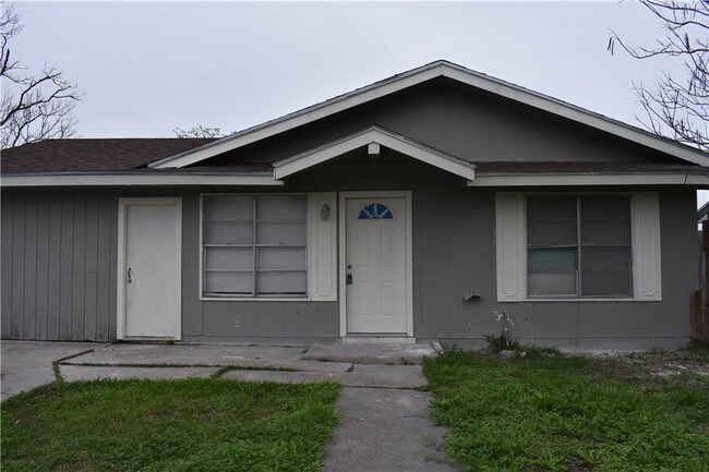 Building Photo - 1526 Barcelona Dr