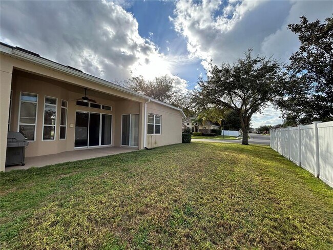 Foto del edificio - 15331 Hayworth Dr