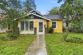 Building Photo - 824 E Moreno Ave