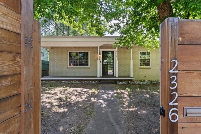 Photo - 2326 N Meade Ave House