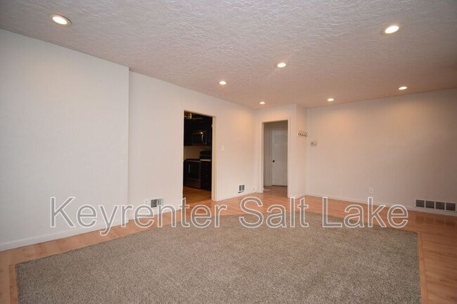 Foto del edificio - 616 Beynon Ct