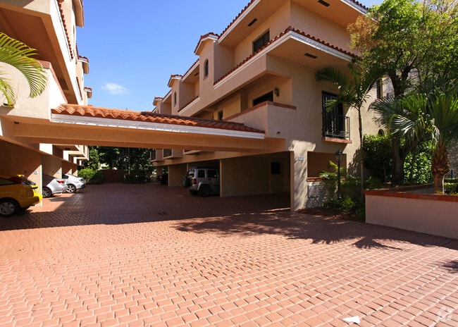 Building Photo - Villas de Majorca