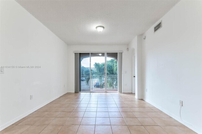 Building Photo - 6720 NW 114th Ave