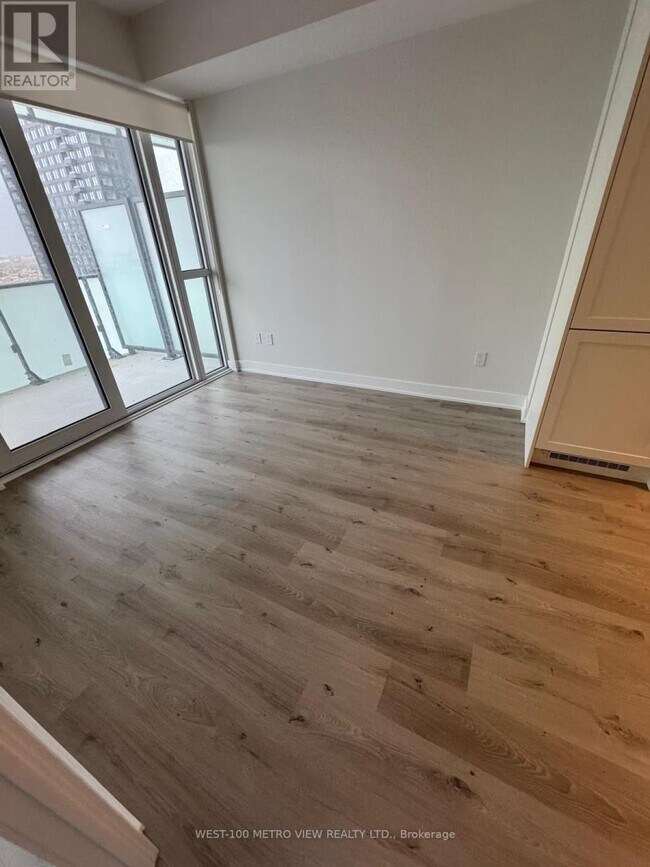 Building Photo - 430-1430 Square One Dr