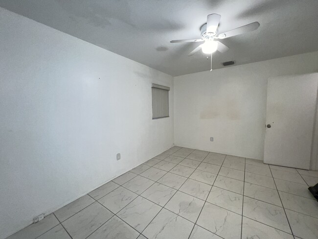 Foto del edificio - 18811 NW 29th Ct