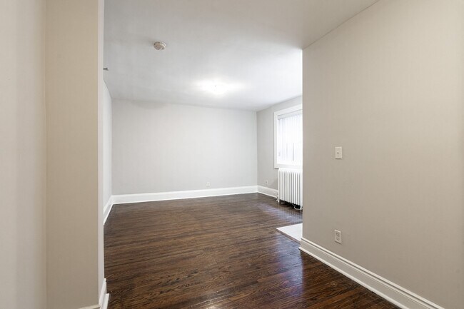 Building Photo - 56 Maitland Street