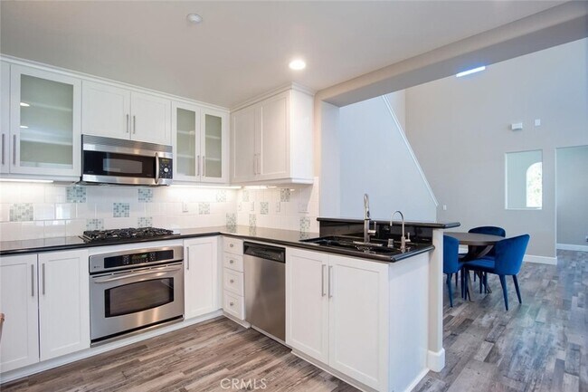 Building Photo - 33 Gingerwood