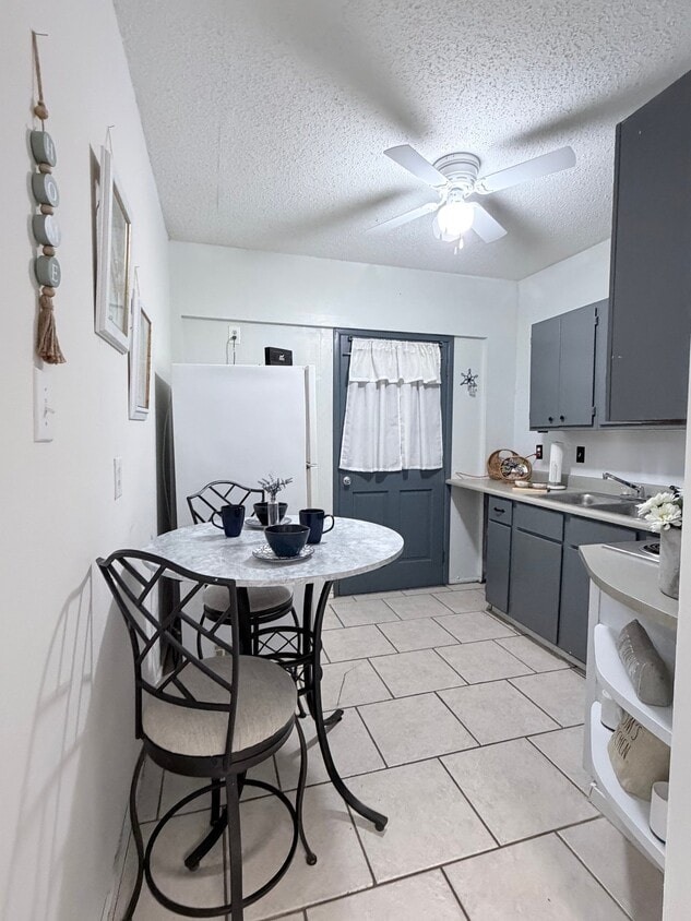 Photo - 7418 Meadow Cliff St (San Antonio, TX)