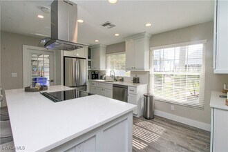 Building Photo - 1353 Pelican Ave