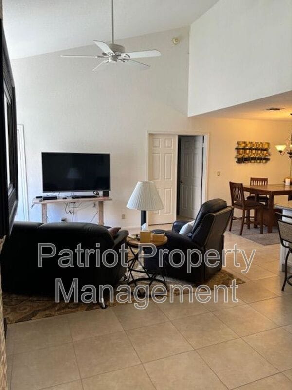 Building Photo - 9708-9708 E Vía Linda