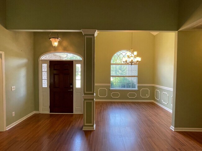 Building Photo - Rare Find in Henderson Golf Community!