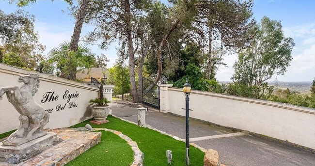 Building Photo - 7722 Rancho Santa Fe View Ct