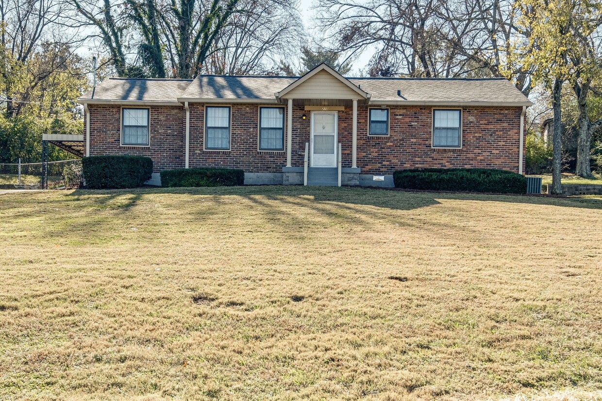 Foto principal - 210 Eldon Ct