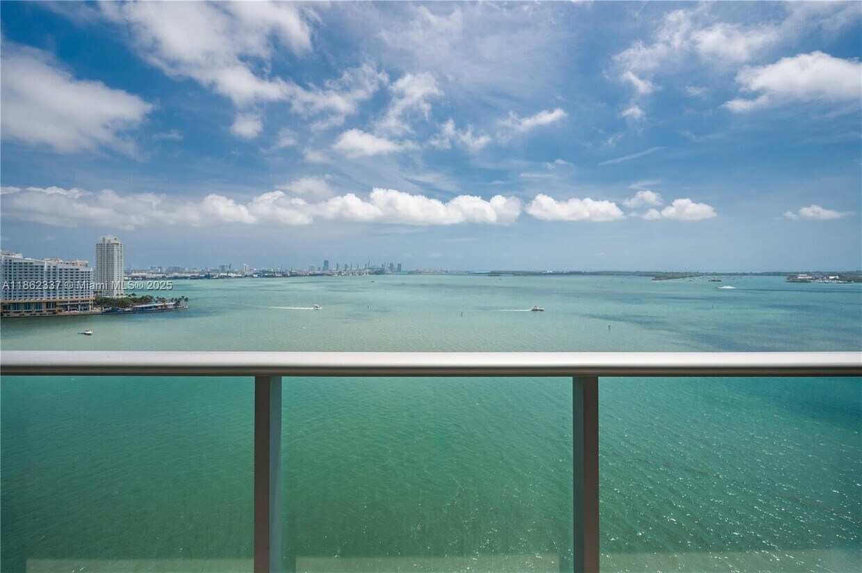 Foto principal - 1331 Brickell Bay Dr