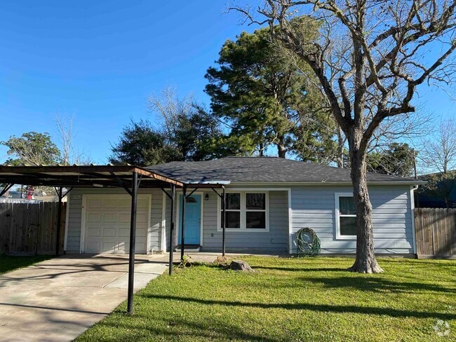 Front - 7324 N Martin Luther King Ave